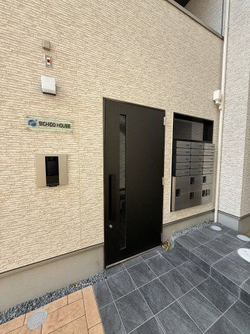 七道ハウスのエントランス