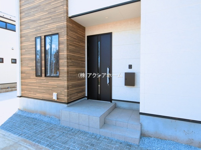 所沢市上安松・全8棟　新築一戸建　5号棟　の玄関