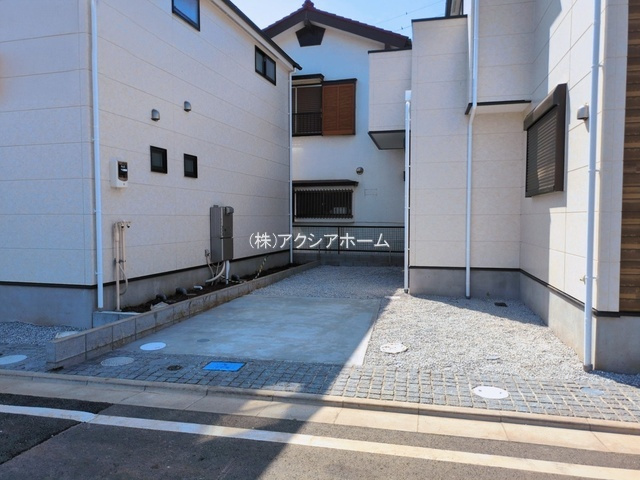 所沢市上安松・全8棟　新築一戸建　5号棟　の駐車場
