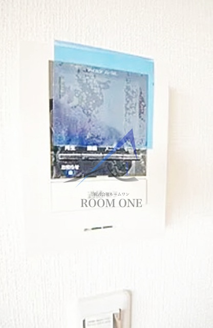 エスト野口町のセキュリティ|モニター付きインターホンです。