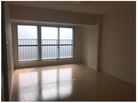 東和ビルの居間・リビング