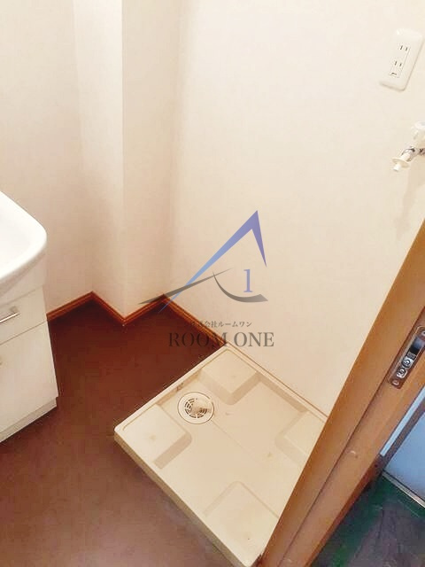 パークサイド久我山の設備|洗濯機置き場です。