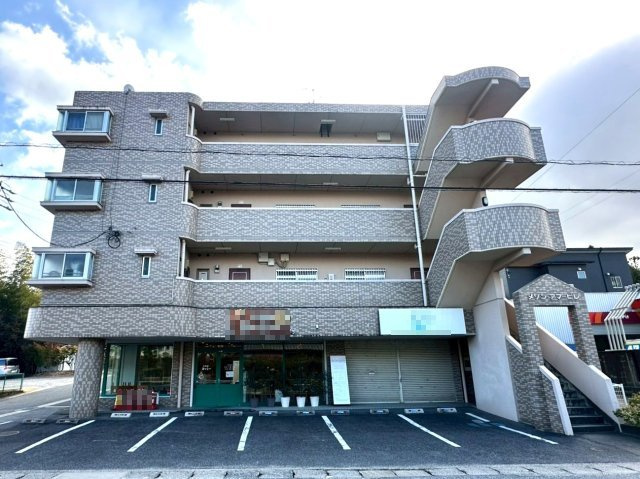 四郷町 貸店舗（メゾン・アマービレ）の外観