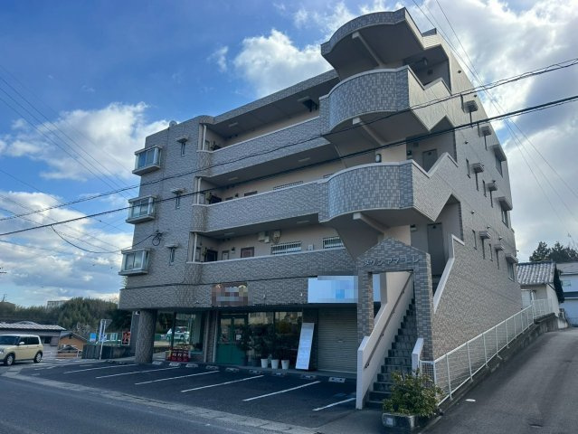 四郷町 貸店舗（メゾン・アマービレ）の外観
