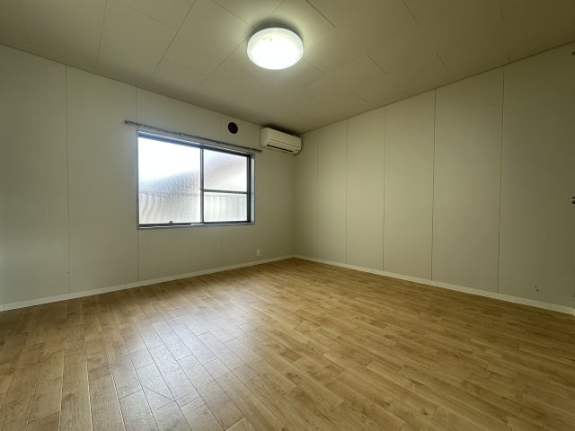 神戸市西区南別府４丁目戸建の洋室