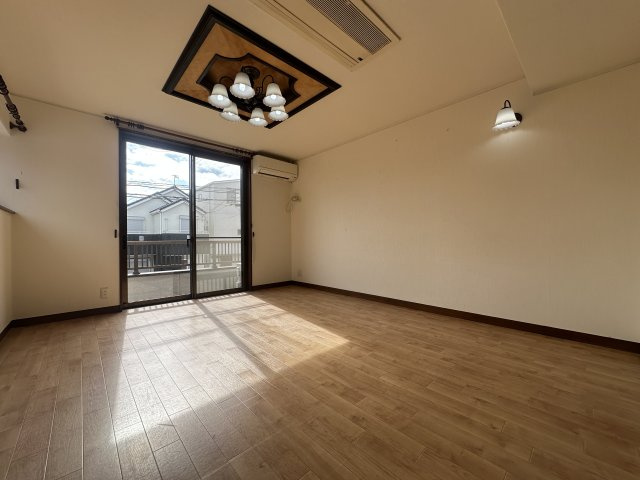 神戸市西区南別府４丁目戸建の洋室