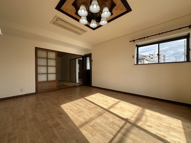 神戸市西区南別府４丁目戸建の洋室