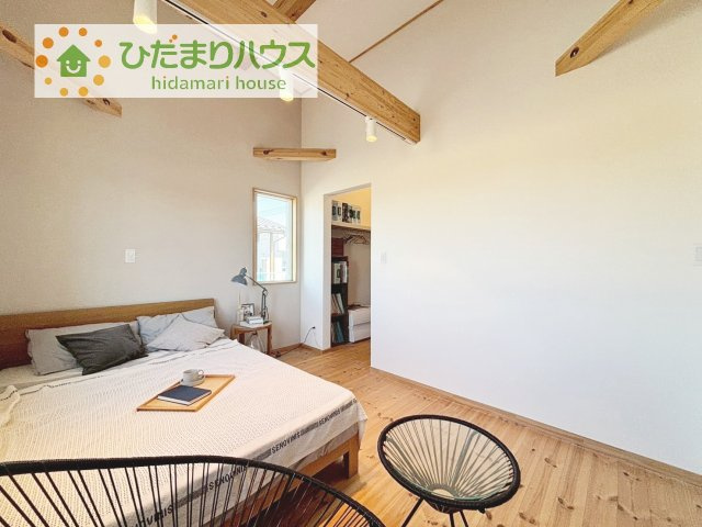 【寝室】 | 取手市桜が丘3丁目　中古戸建 | 大きなベッドを置いても余裕の広さの主寝室♪