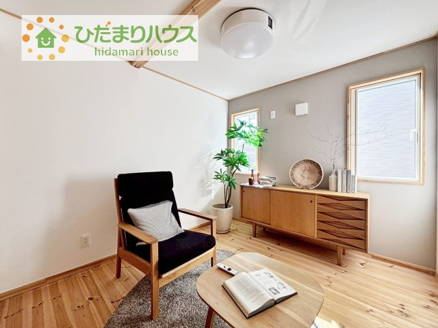【洋室】 | 取手市桜が丘3丁目　中古戸建 | 木の温もりがやさしいフローリング♪