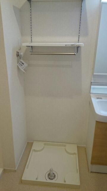 ラ・シャンブル浦里の設備|洗濯機置場（室内）