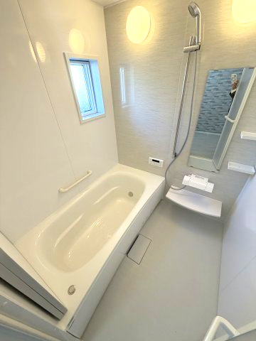 横田4丁目　中古住宅の浴室