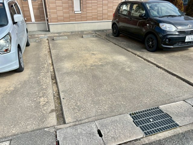 ベル　ローズの駐車場