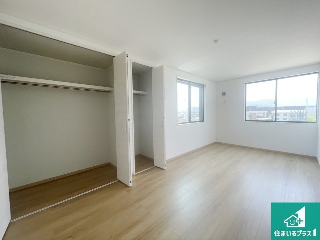 京都市伏見区久我御旅町　第31期　新築未入居の洋室|収納スペースが充実しているので子供の成長に合わせてたくさん収納ができます！家族構成に合わせた様々な活用ができる収納！