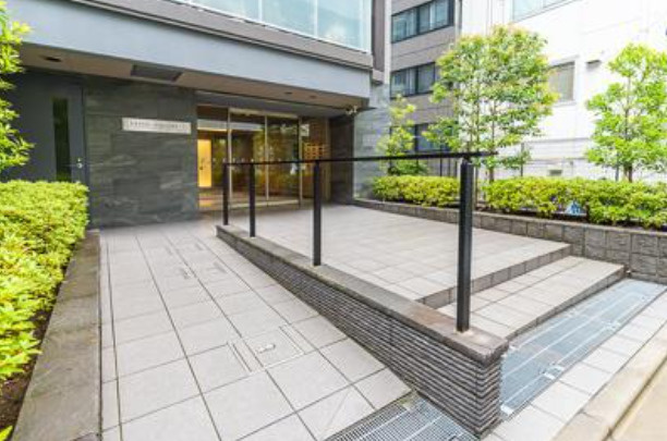 文京区湯島２丁目の賃貸マンションのエントランス