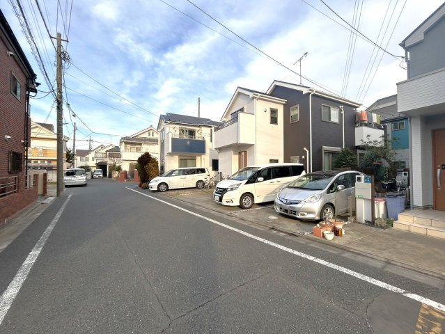 練馬区大泉町４丁目　中古一戸建　西武池袋線　大泉学園の前面道路含む現地写真