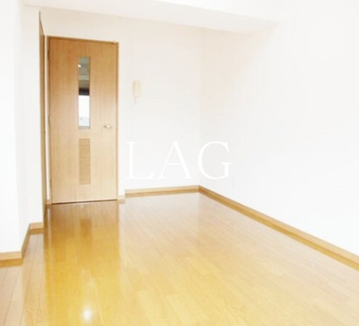 【居間・リビング】 | グランデュール・ヴィラ | 洋室のお部屋です。