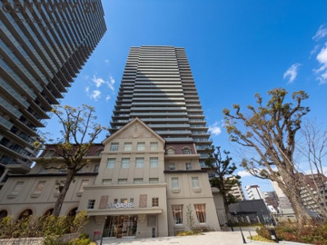 オートロック付きで外部からの出入りがなく安心です♪