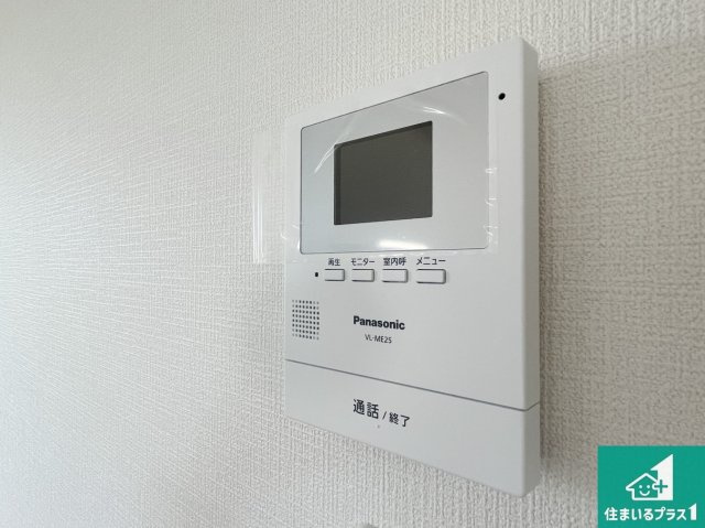 京都市伏見区久我御旅町　第31期　新築一戸建ての防犯設備|カラーモニターインターホン！声だけでなく来訪者の姿や顔がモニターで確認できるので、小さなお子様がいらっしゃるご家庭でも安心できます！