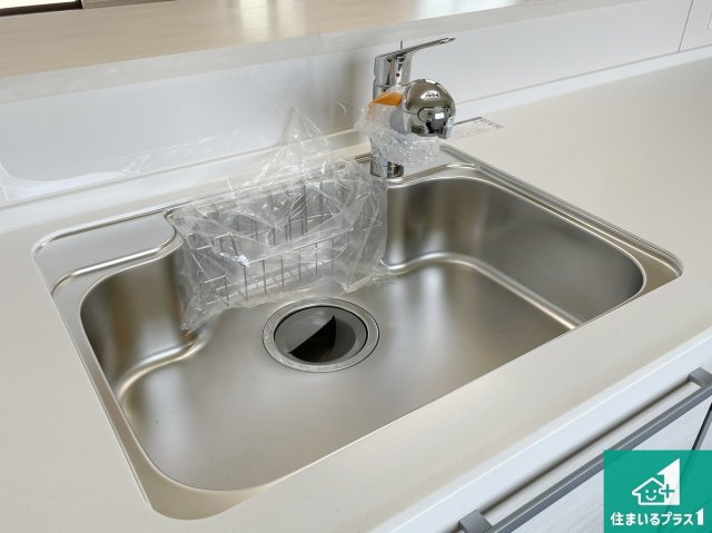 京都市伏見区久我御旅町　第31期　新築一戸建ての設備|蛇口の先端に浄水器を内蔵しています！原水と浄水、お湯と冷水、シャワーの切替えがワンタッチなので用途によって使い分けられます。