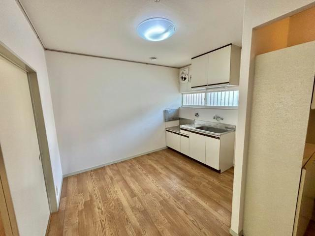 エステートピア宮ノ下Ⅱ番館の居間・リビング