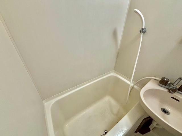 エステートピア宮ノ下Ⅱ番館の浴室