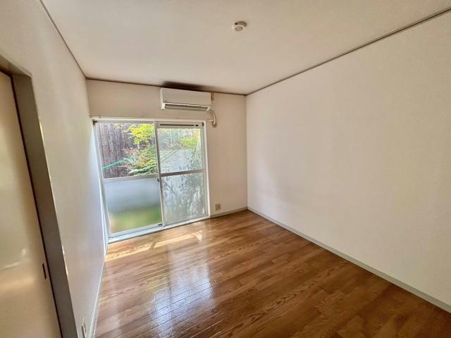 エステートピア宮ノ下Ⅱ番館の洋室