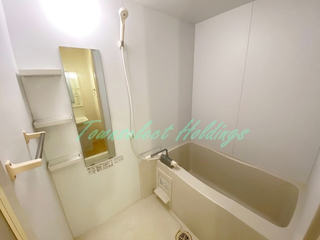 鎌倉市笛田４丁目のアパートの浴室