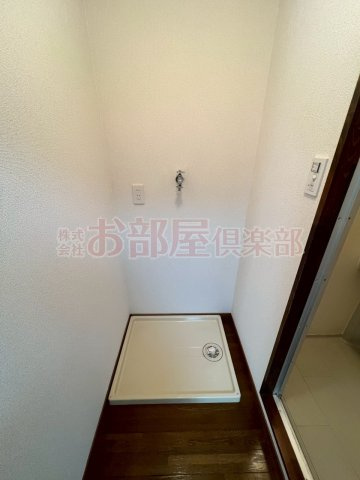 ピュアクローネIの玄関|室内に洗濯機置き場があります