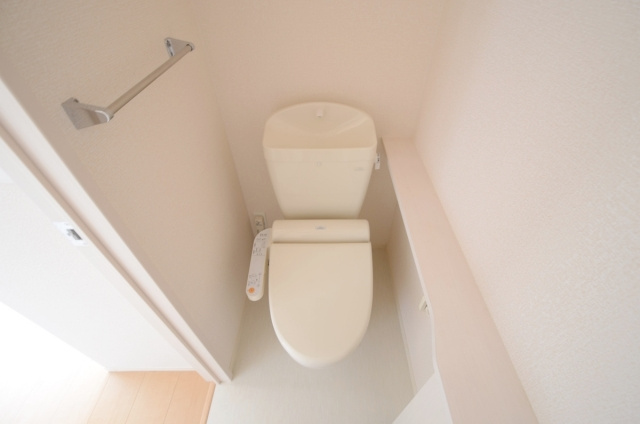 ウォシュレット付きのトイレです♪