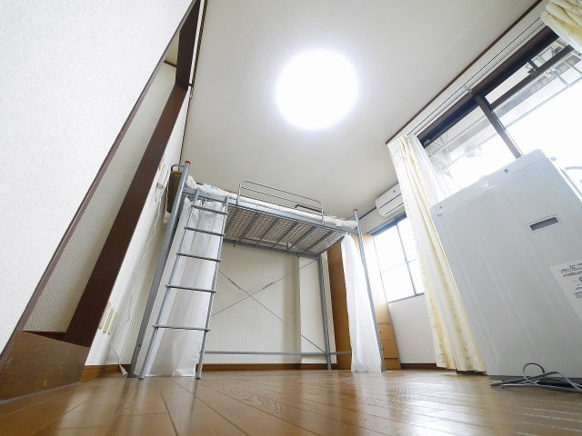 ディアコートYOSHIMURAの居間・リビング