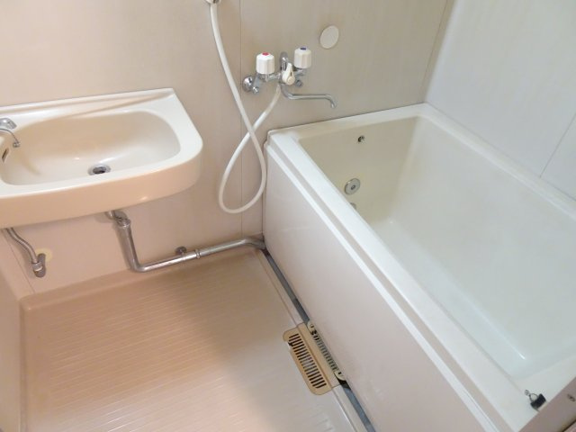 小林ハイツの浴室