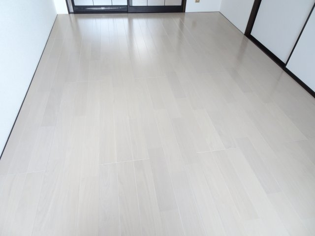小林ハイツの洋室