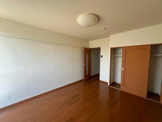 レオパレス阿保の居間・リビング