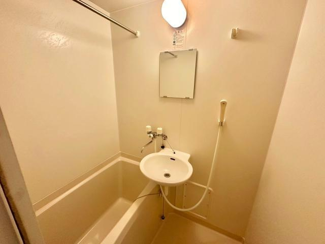 レオパレス阿保の浴室