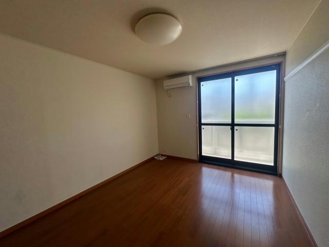 レオパレス阿保の居間・リビング