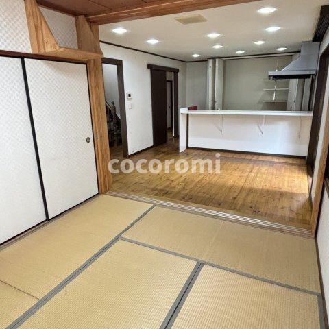 大住谷戸建の居間・リビング