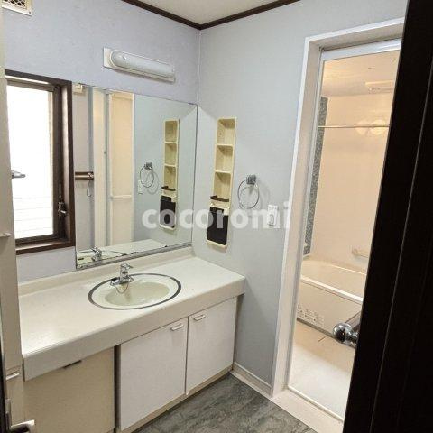 大住谷戸建の洋室