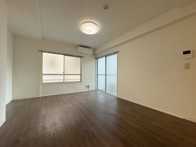 TS-3の居間・リビング