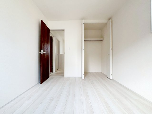 島田市旭3丁目／　新築戸建の洋室