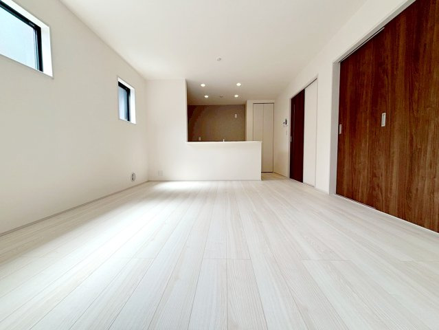 島田市旭3丁目／　新築戸建の居間・リビング