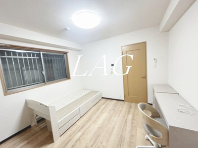 【居間・リビング】 | フォレント | 洋室のお部屋(家具は残置物)です。