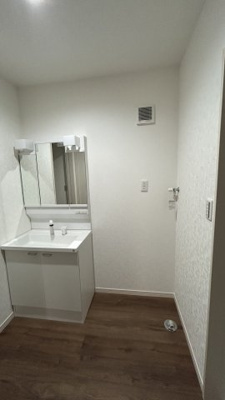 【洗面所】 | 狭山市広瀬東戸建 | 脱衣スペースもあります