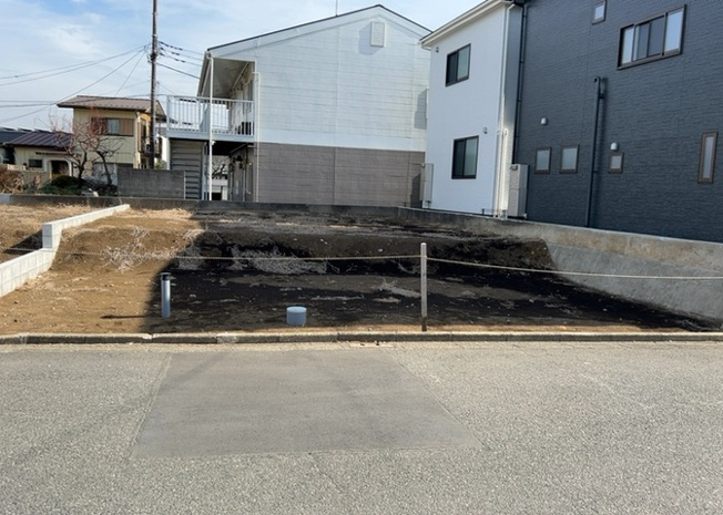 【外観】 | 土地購入を検討されている場合、境界杭がない状態で購入してしまうと境界確定測量をする必要があり、費用がかかります。購入の前に、売主、隣土地所有者立ち合いのもと境界を確定し境界杭を設置するのがベストです。