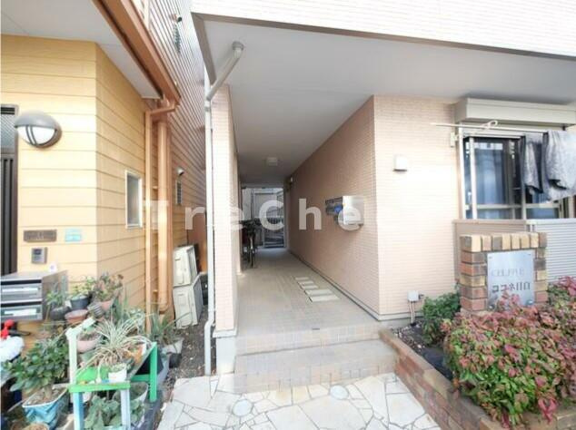 ココネ目白のエントランス