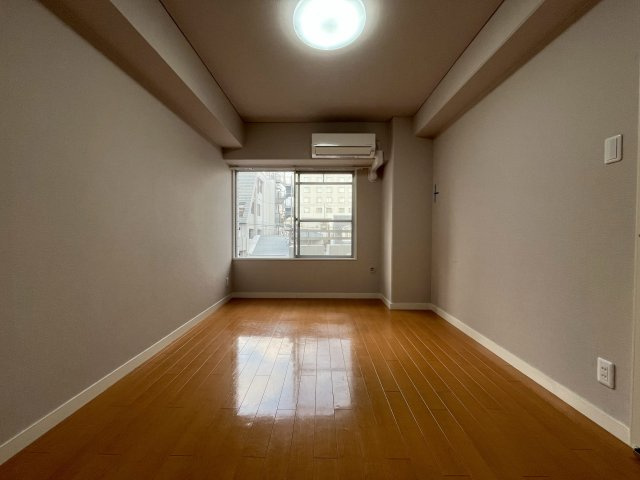 エギュー・ド・ブランシェの洋室