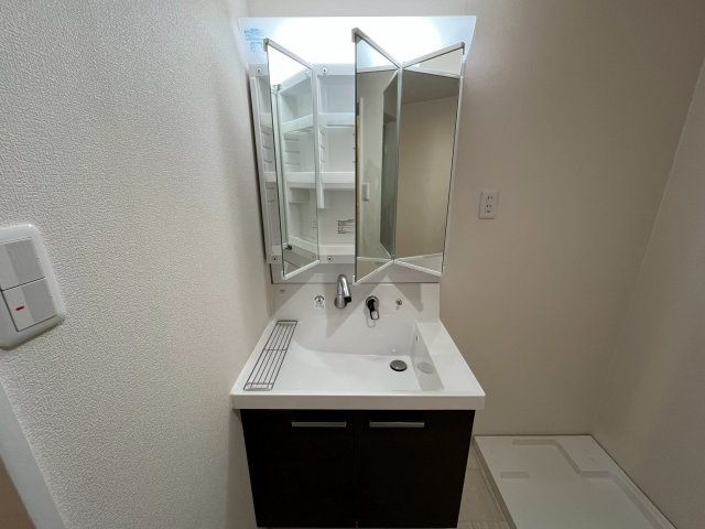 エギュー・ド・ブランシェの独立洗面台