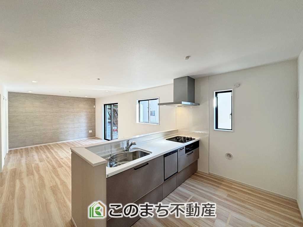 リガーレ小山市城東10期のキッチン|人気の対面式キッチン☆料理をしながらご家族とコミュニケーションが取れます♪