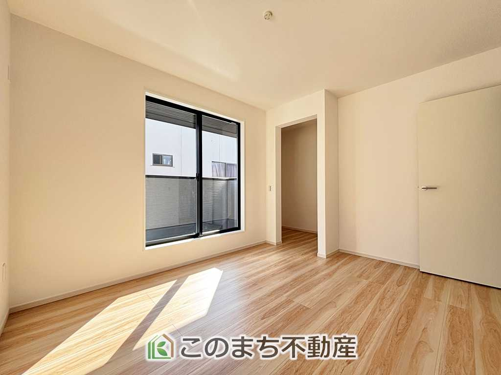 リガーレ小山市城東10期の洋室|南向きで陽当たりの良い洋室♪風通しもよく快適です☆