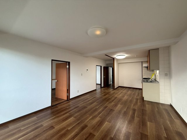 大永初台マンション　401の居間・リビング