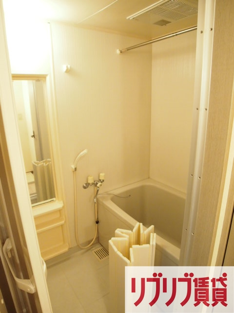 ルミナス千葉の浴室